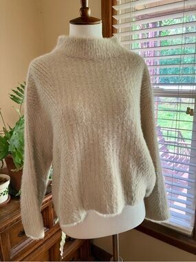 Lou & Grey cropped mock neck pullover Medium